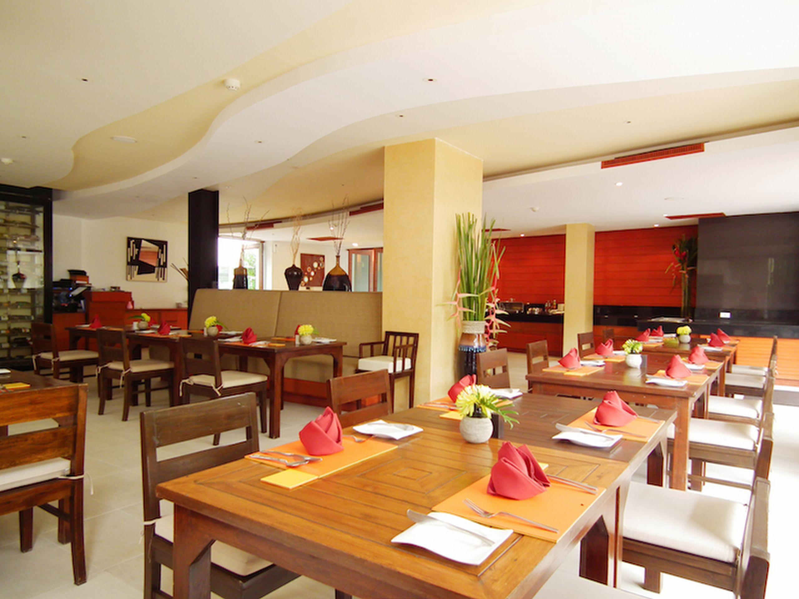 La Flora Resort Patong - Sha Extra Plus Restaurant photo